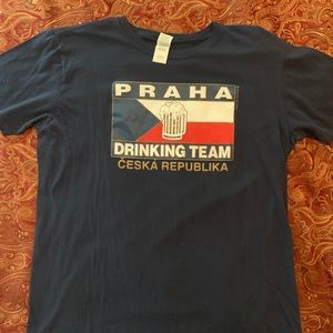 Praha Drinking Team Tee